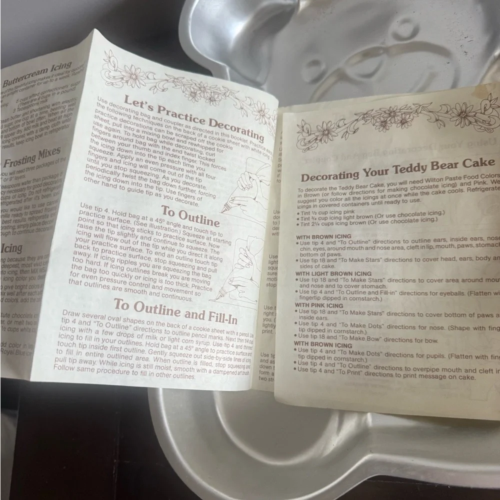 Wilton 1982 Huggable Teddy Bear Cake Pan w/ Original Inserts & Instructions